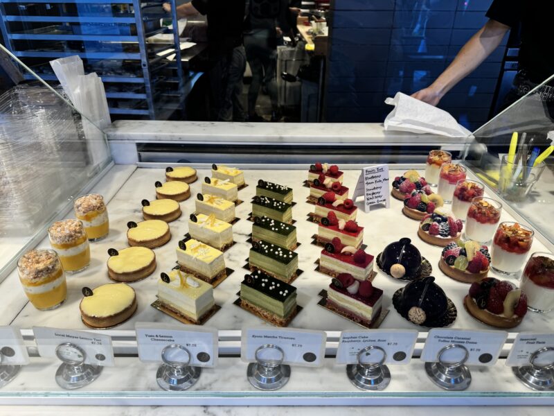 Honolulu Tour: Food, Shopping, & Walking