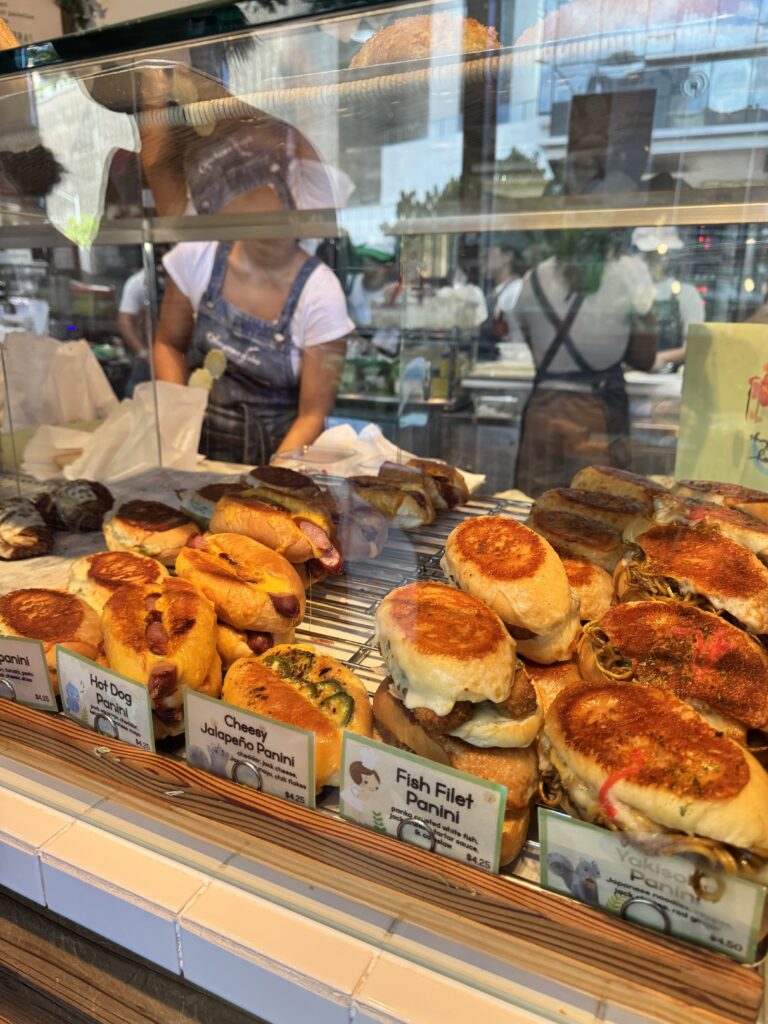 Honolulu Tour: Food, Shopping, & Walking